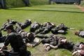 Soldaten beim Mittagsschlaf.jpg
