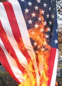 Flaggen verbrennen.jpg