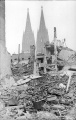 380px-Bundesarchiv Bild 101I-484-2999-20, Koeln, Ruinen zerstoerter Gebaeude, Dom.jpg